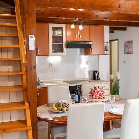 Apartman Maja-quiet Island Escape *