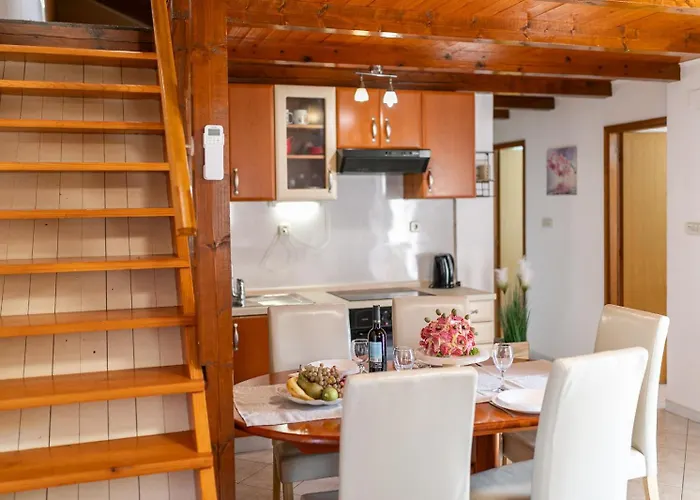 Apartman Maja-quiet Island Escape *