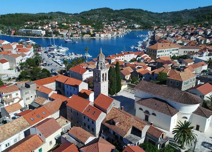 Maja-quiet Island Escape