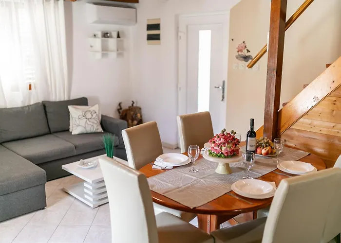 Apartman Maja-quiet Island Escape *