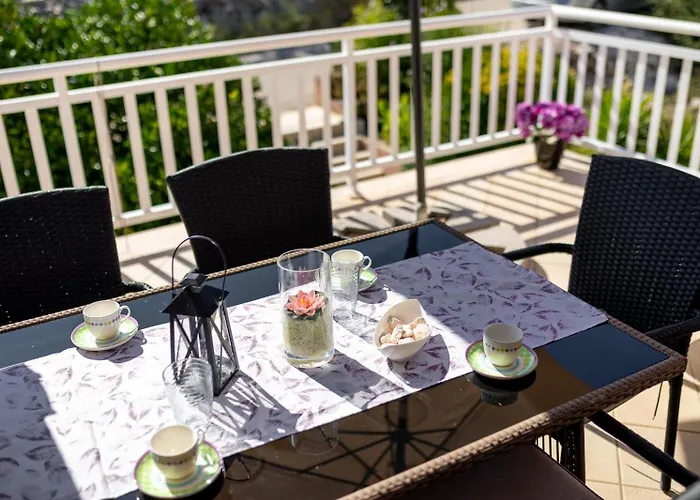 Maja-quiet Island Escape