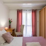 Maja-quiet Island Escape Apartment
