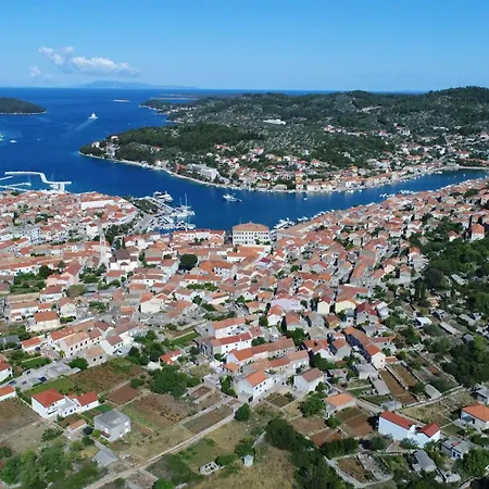 Maja-quiet Island Escape 公寓 *