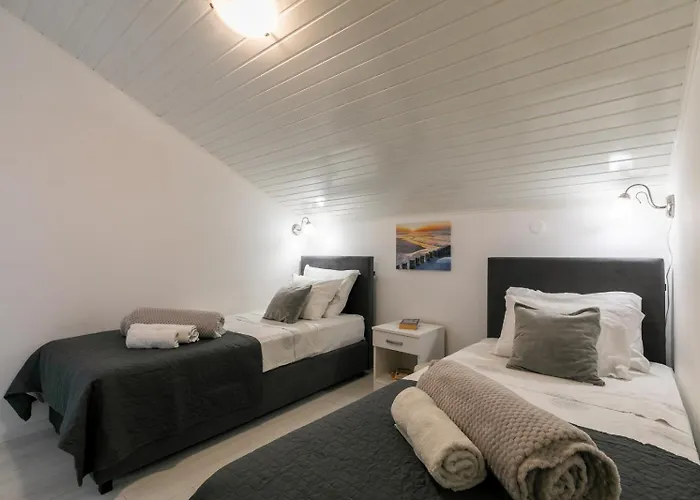 Maja-quiet Island Escape 尼亚卢卡