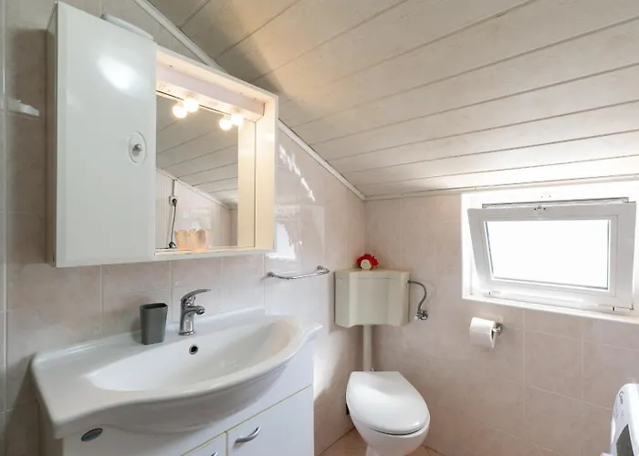 Maja-quiet Island Escape * 尼亚卢卡